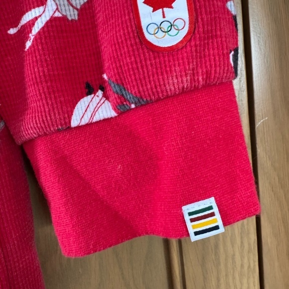 2018 Hudson' Bay Team Canada Winter Olympic Unisex Union Suit with Dust Bag - Picture 3 of 10